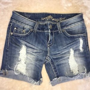 Half of Thigh length shorts